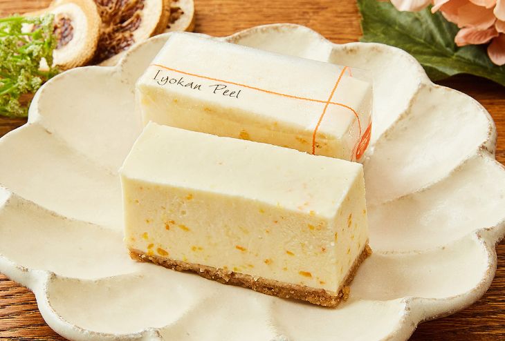 伊予柑ピールのレアチーズケーキ(6月~8月)